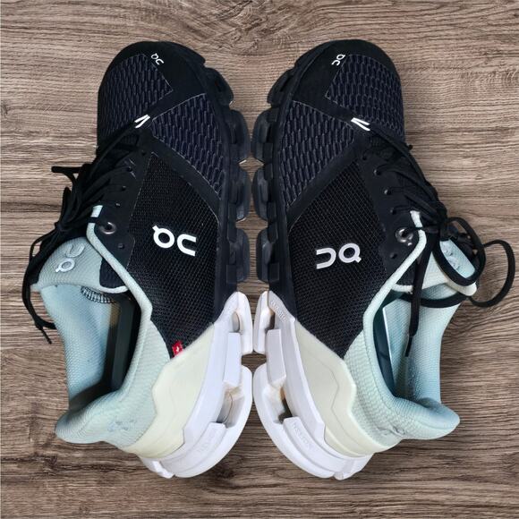 On Cloud Women's Cloudflyer Running Shoes Blk/Mint/Wht, Size 8.5 - Picture 3 of 7